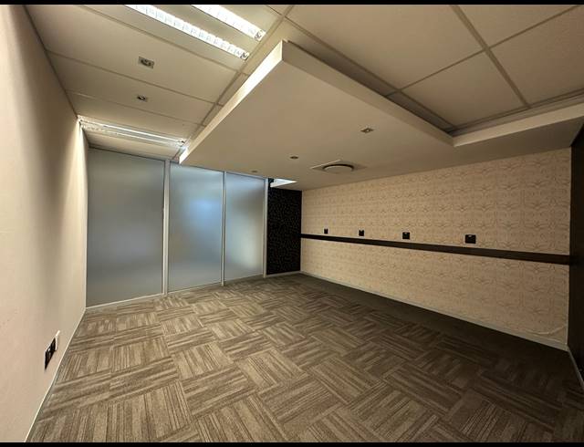 509.30M² OFFICE TO LET IN HIGHVELD
